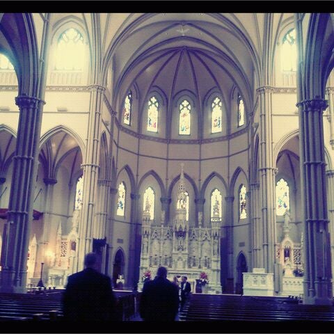 Foto tomada en Saint Paul Cathedral  por Monday L. el 8/27/2011
