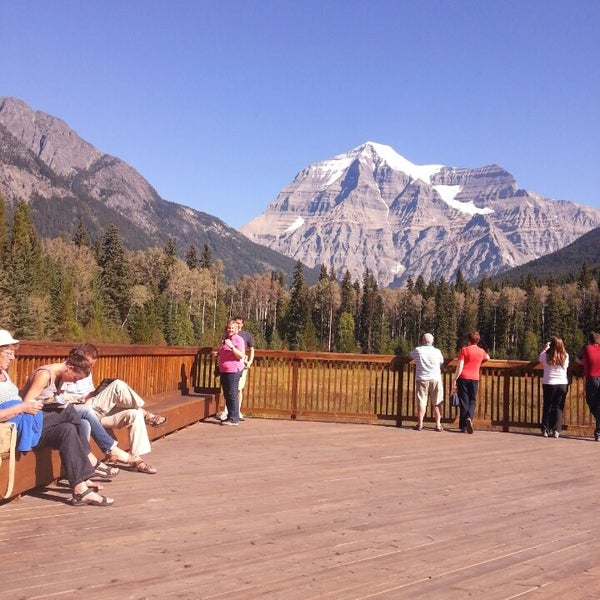 Das Foto wurde bei British Columbia Visitor Centre @ Mt Robson von Moshe G. am 9/11/2013 aufgenommen