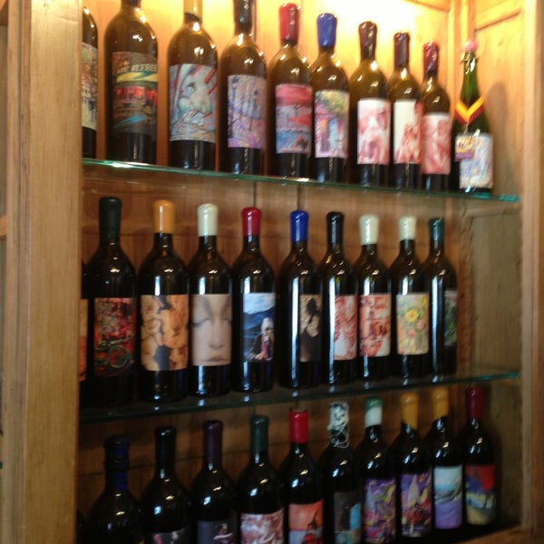 รูปภาพถ่ายที่ Artiste Winery &amp; Tasting Studio in Los Olivos โดย Jenn R. เมื่อ 1/19/2013