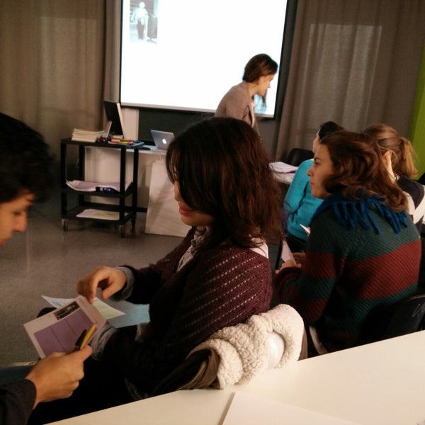 Das Foto wurde bei Elisava - Escola Universitaria de Disseny i Enginyeria de Barcelona von Jesper L. am 12/5/2014 aufgenommen
