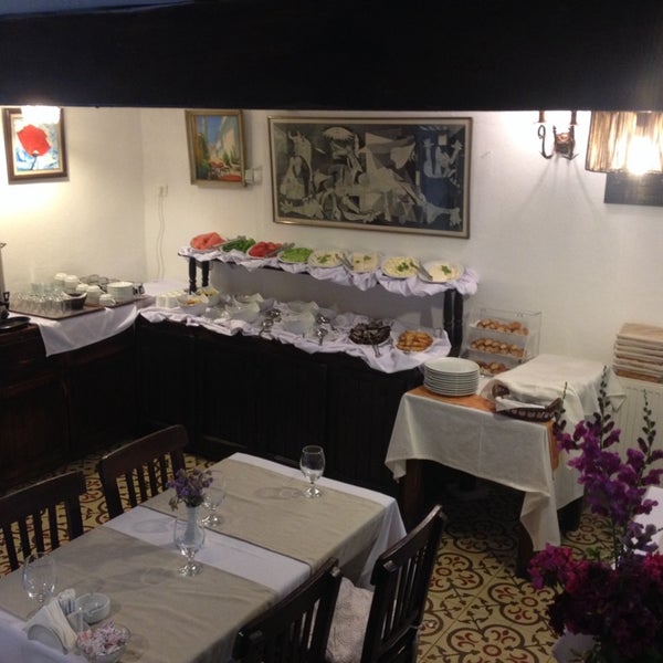 5/10/2014 tarihinde Fuska Restaurant &amp; Bar B.ziyaretçi tarafından Eflatun Bozcaada'de çekilen fotoğraf