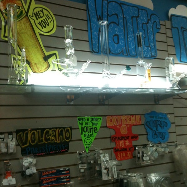 Knuckleheads Smoke Shop In Milwaukee