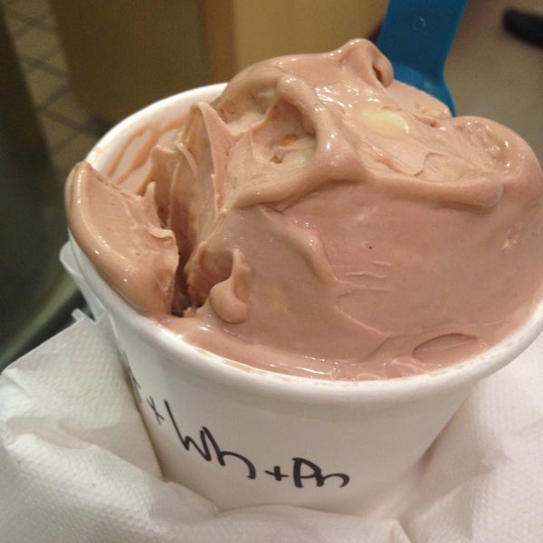 12/14/2014 tarihinde Didem K.ziyaretçi tarafından Chill-N Ice Cream'de çekilen fotoğraf