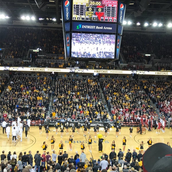 Das Foto wurde bei INTRUST Bank Arena von Will am 12/16/2017 aufgenommen