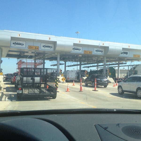 Photos at US Border Patrol Checkpoint Encinal, TX