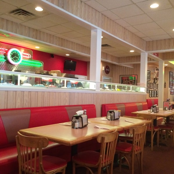 Photo taken at Big Al&#39;s Soda Fountain and Grill by Martha R. on 7/20/2014