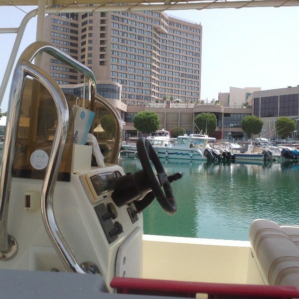 Photo taken at The Yacht Club نادي اليخوت by Jokasso on 6/17/2013