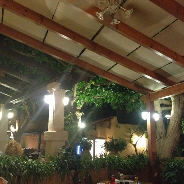 Foto diambil di Alana Restaurant oleh Tanya pada 8/5/2013