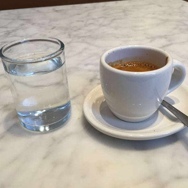 Photo taken at Blue Bottle Coffee by Cameron on 4/22/2016