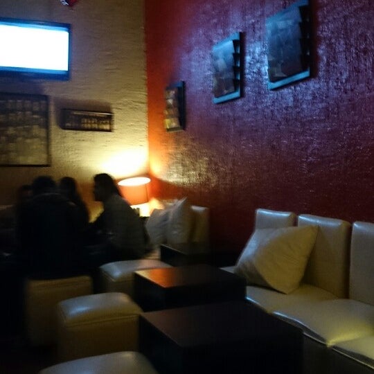 รูปภาพถ่ายที่ La Casona Café &amp; Bar โดย Hoo R. เมื่อ 2/6/2014