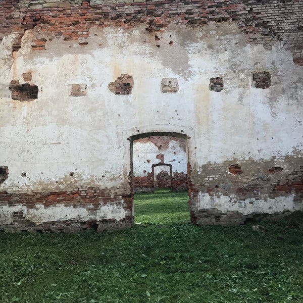 Королевские конюшни Карцево