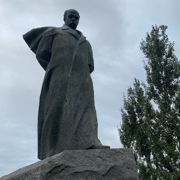 Памятник тарасу шевченко в москве