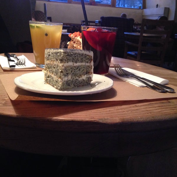 3/23/2015にArineがDoubleDecker Cake &amp; Coffeeで撮った写真