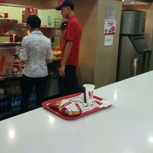 Фото: KFC, быстрое питание, ул. 70 лет Октября, 7, Омск - Яндекс Карты