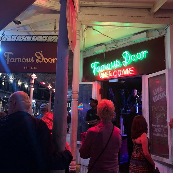 Photo taken at Famous Door by Mike K. on 10/11/2018