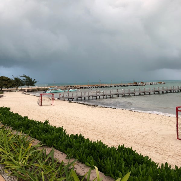 Foto tomada en Villa del Palmar Cancun Beach Resort &amp; Spa  por Mike K. el 1/28/2018