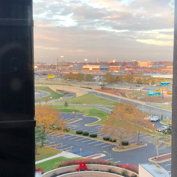 Photo taken at Marriott Newark Liberty International Airport by Mike K. on 11/9/2018