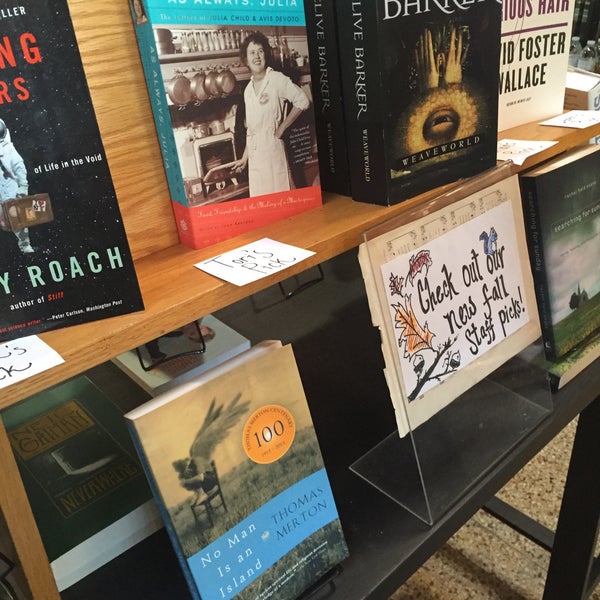 10/10/2015에 Blayr N.님이 Midtown Scholar Bookstore에서 찍은 사진