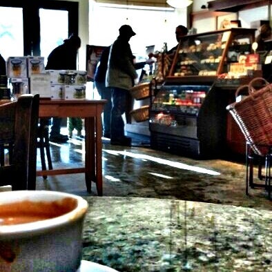 Photo taken at Peet&#39;s Coffee &amp; Tea by Watzker A. on 1/4/2014