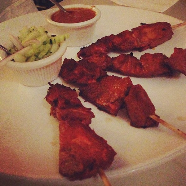 4/7/2013 tarihinde Pinkz C.ziyaretçi tarafından Amarin Thai Restaurant'de çekilen fotoğraf