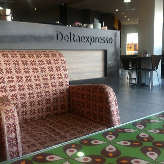 Photo taken at Deltaexpresso by Paulo Duarte R. on 11/26/2012