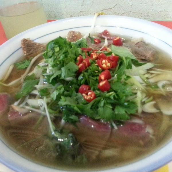 Get mixed meat one. Soup is very tasty! Don't forget to add fresh chili.