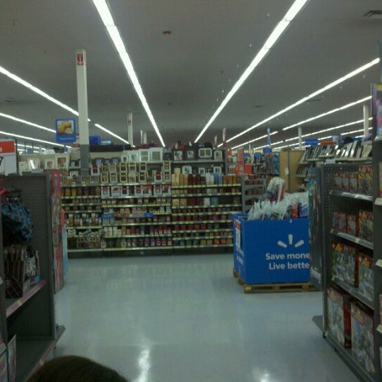 Walmart Supercenter Naplesの大型店