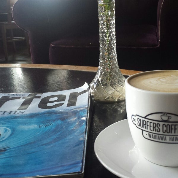 11/15/2014 tarihinde Brandy R.ziyaretçi tarafından Surfers Coffee Bar'de çekilen fotoğraf