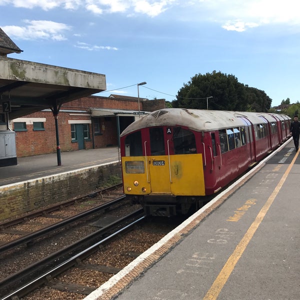 Sandown Railway Station (SAN) Train Station
