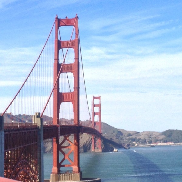 Снимок сделан в *CLOSED* Golden Gate Bridge Walking Tour пользователем Michele 10/8/2013