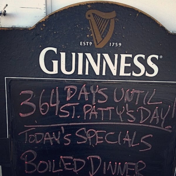 3/18/2014 tarihinde Tim O.ziyaretçi tarafından Byrnes&#39; Irish Pub Brunswick'de çekilen fotoğraf