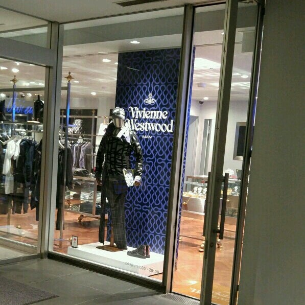 Vivienne Westwood Man 代官山店 Boutique De Vetements Pour Hommes A 渋谷区 Vivienne Westwood Man 代官山店 Boutique De Vetements Pour Hommes A 渋谷区