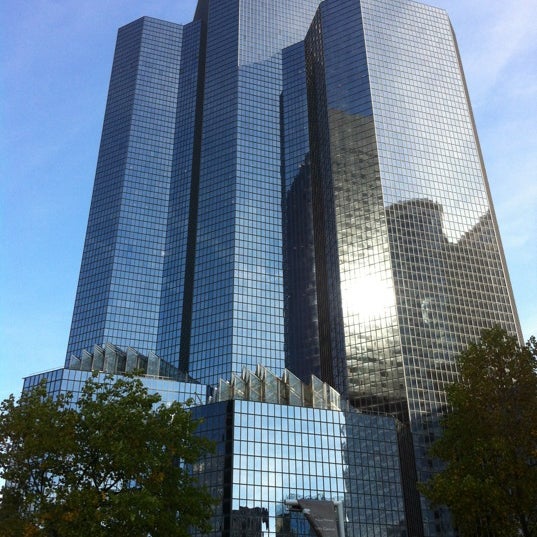 Tour TotalEnergies Coupole - Building in Courbevoie