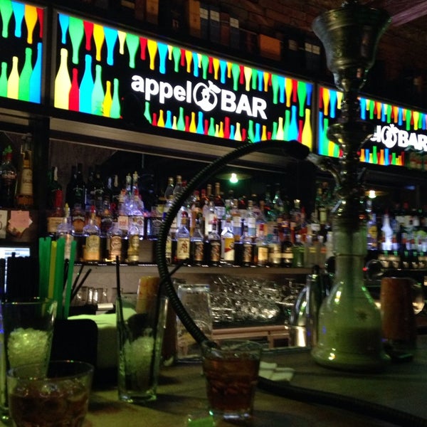 Foto tirada no(a) Appel Bar por John em 9/25/2013