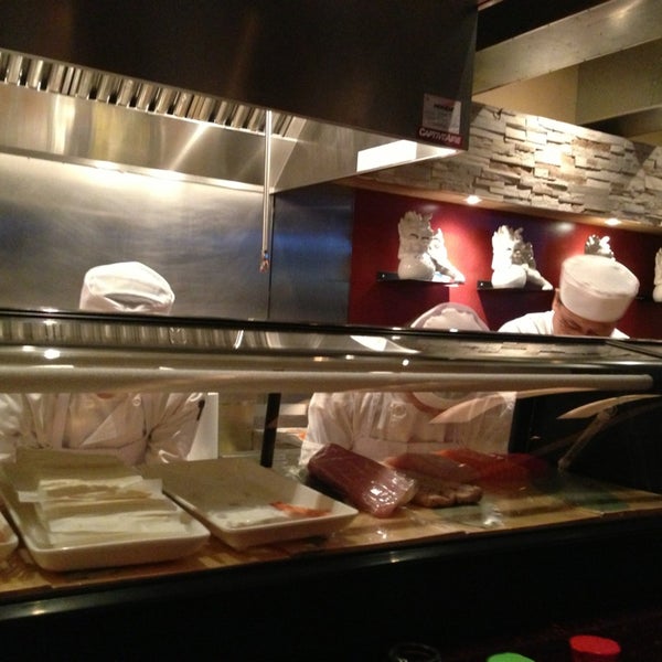 3/13/2013 tarihinde Patrick L.ziyaretçi tarafından Enso Asian Bistro &amp; Sushi Bar'de çekilen fotoğraf