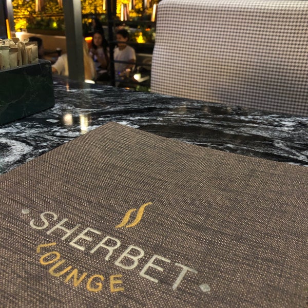 Photo prise au Sherbet Lounge par A A 💥E R M A N 💫 D E N İ Z💥 le6/22/2019