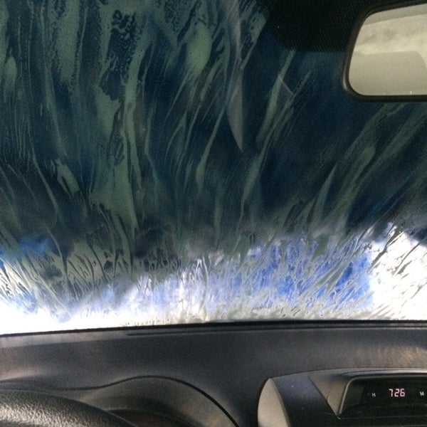 Foto tirada no(a) Zoom Car Wash - Westheimer por Alexandra em 4/23/2014