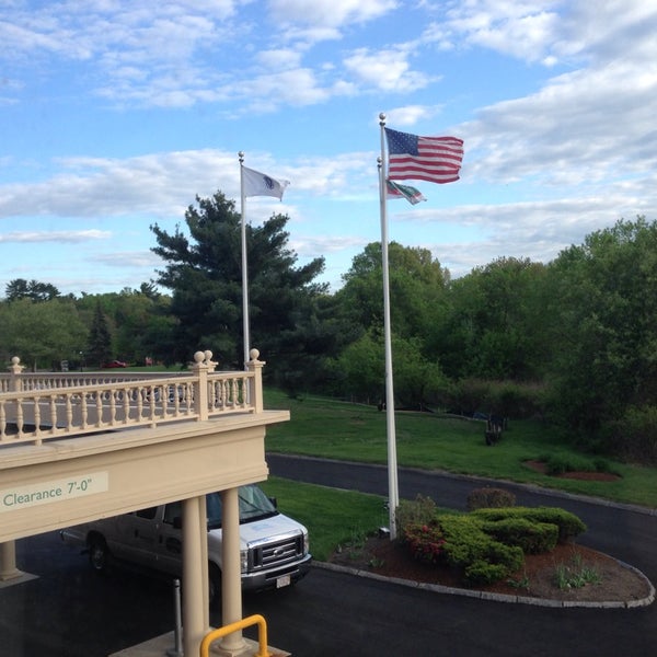 Photo taken at Courtyard by Marriott Boston Lowell/Chelmsford by Bobby A. on 5/20/2014
