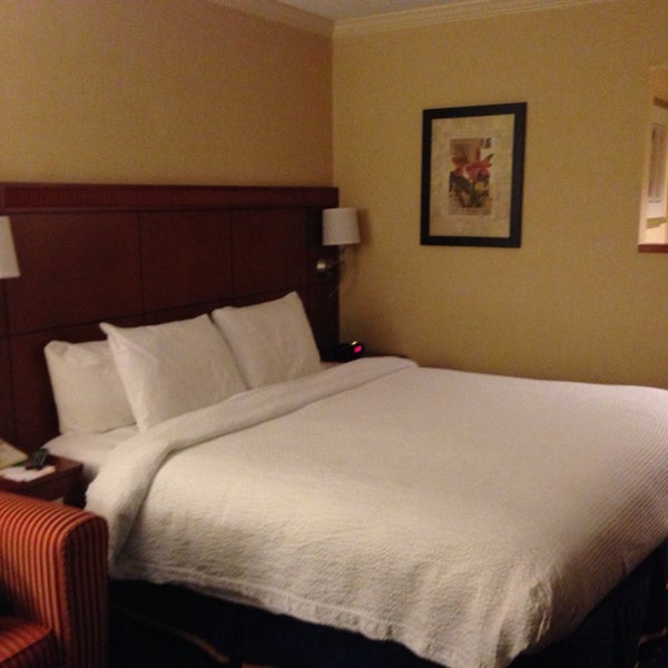 Photo taken at Courtyard by Marriott Boston Lowell/Chelmsford by Bobby A. on 6/20/2014
