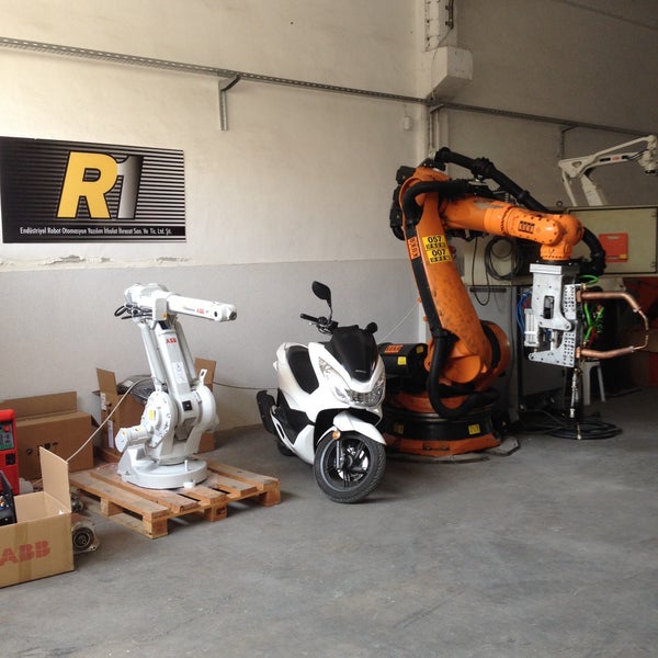 Foto tirada no(a) R1 Robotics por E. K. em 8/6/2015