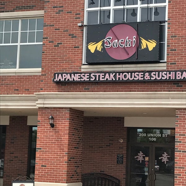 Снимок сделан в Sachi Japanese Steak House And Sushi Bar пользователем Doug A. 7/20/2017