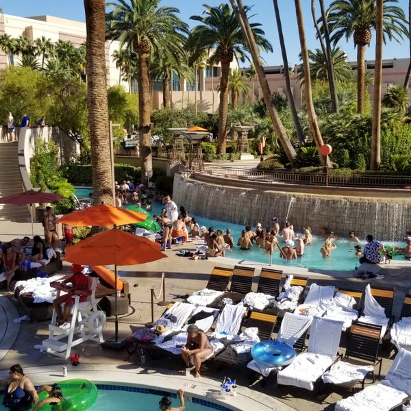 the grand pool complex at mgm grand
