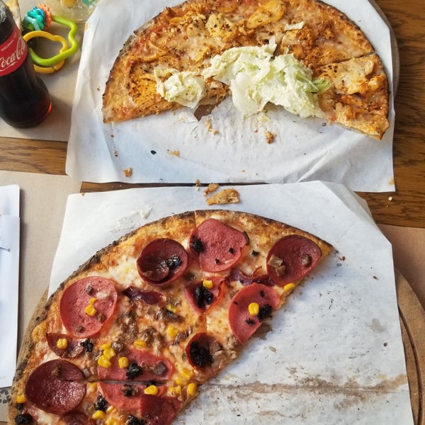 Foto tirada no(a) Pizza Locale por Orhan P. em 11/3/2019
