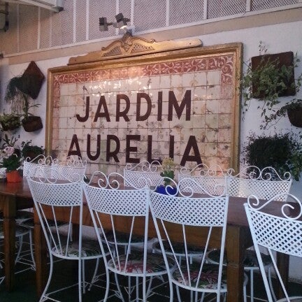 Снимок сделан в Jardim Aurélia Restaurante e Eventos пользователем Flávia G. 1/4/2013