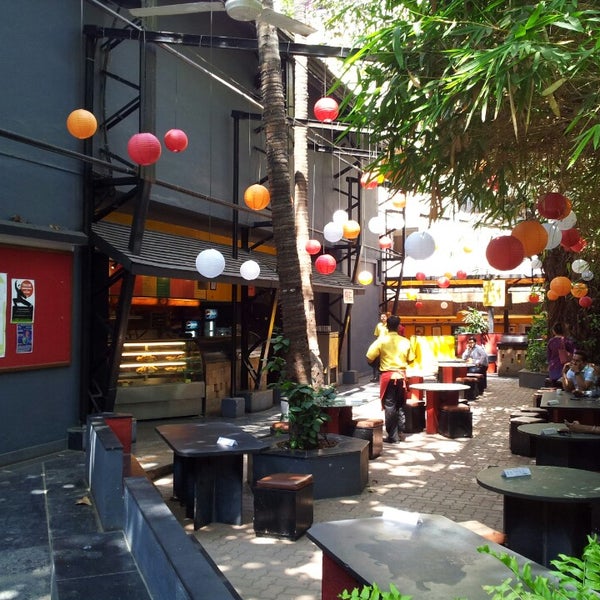 Prithvi Cafe Vile Parle West 67 tavsiye