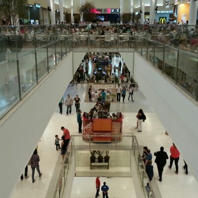 Das Foto wurde bei Shopping Parque das Bandeiras von Roberto A. am 1/19/2013 aufgenommen