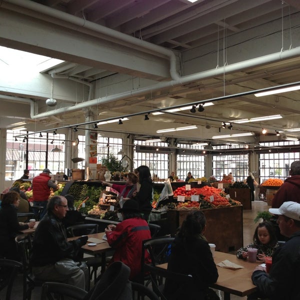 1/12/2013 tarihinde Kristi K.ziyaretçi tarafından Local Choice Produce Market'de çekilen fotoğraf