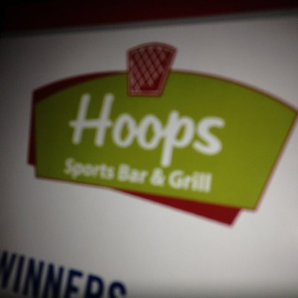 Photo taken at Hoops Sports Bar &amp; Grill- Bremner by Alexandre F. on 3/22/2013