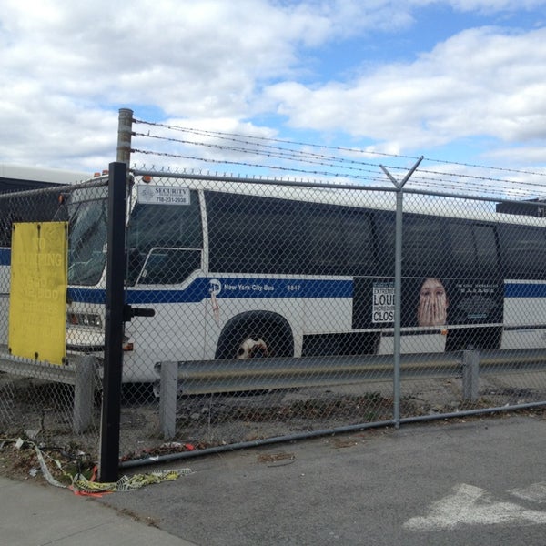 Снимок сделан в MTA Bus Operations Depot - Eastchester пользователем DeAndr...