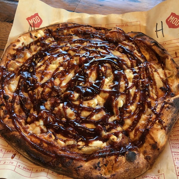 Photo taken at Mod Pizza by Gelato B. on 10/8/2017